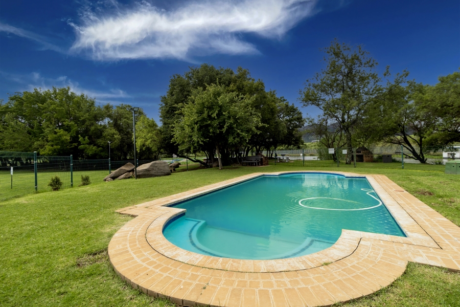 6 Bedroom Property for Sale in WestLake Country Safari Estate North West